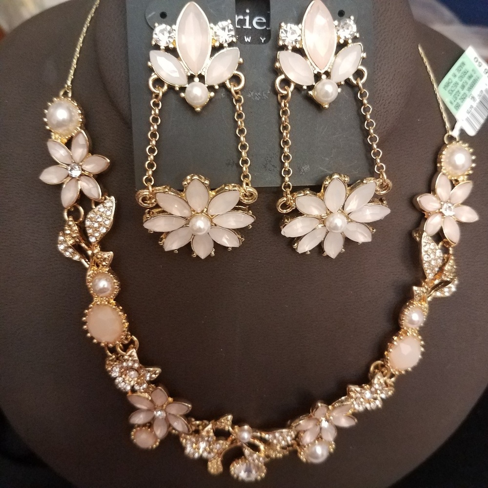 NWT: INC pink floral necklace with earring set